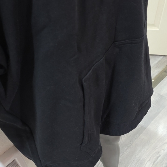 Calvin Klein Black and Gold Hoodie for Men - Picture 6 of 13